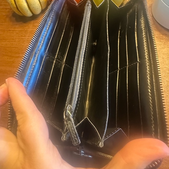 Gucci GG Black Leather Wallet with Silver Logo Charm Women’s Luxury - Picture 12 of 14